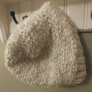 CUTE CREAM BEANIE